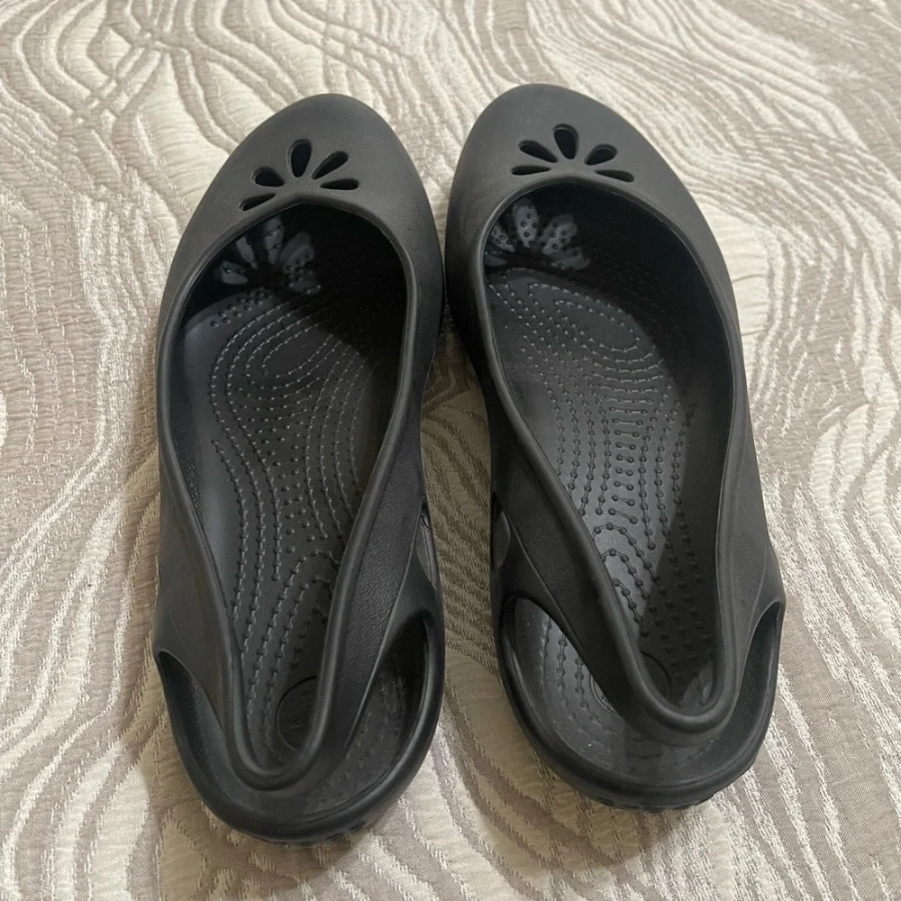 Crocs - Picture 2 of 3